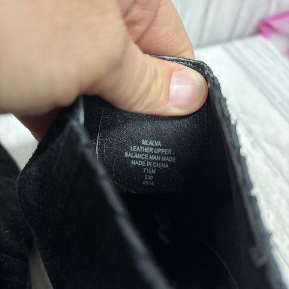 Womens Size 7.5 Marc Fisher Black Suedes Booties - Picture 6 of 8